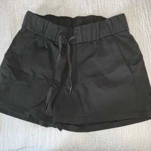 Lululemon Size 4 Green Shorts